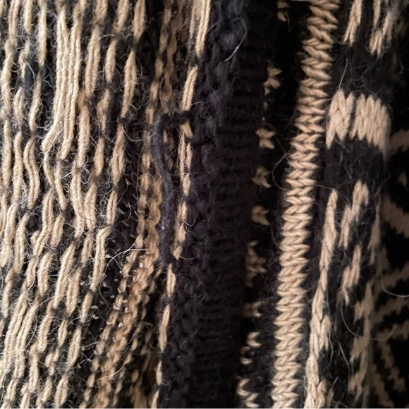 Urban Outfitters Wool Shawl - Picture 4 of 5